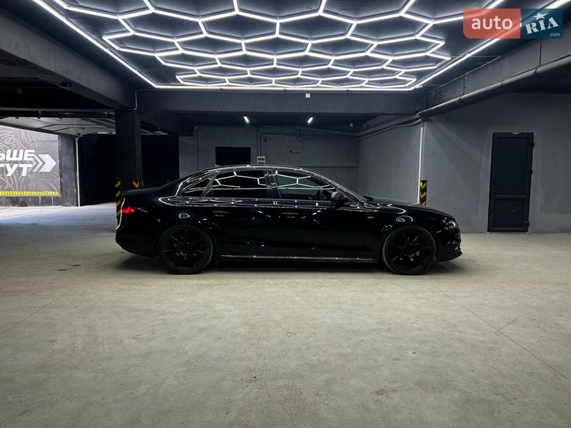 Седан Audi A4 2015 в Черновцах