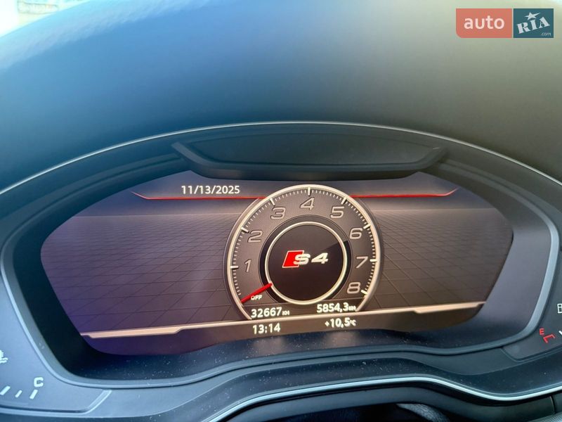 Седан Audi A4 2019 в Чернівцях