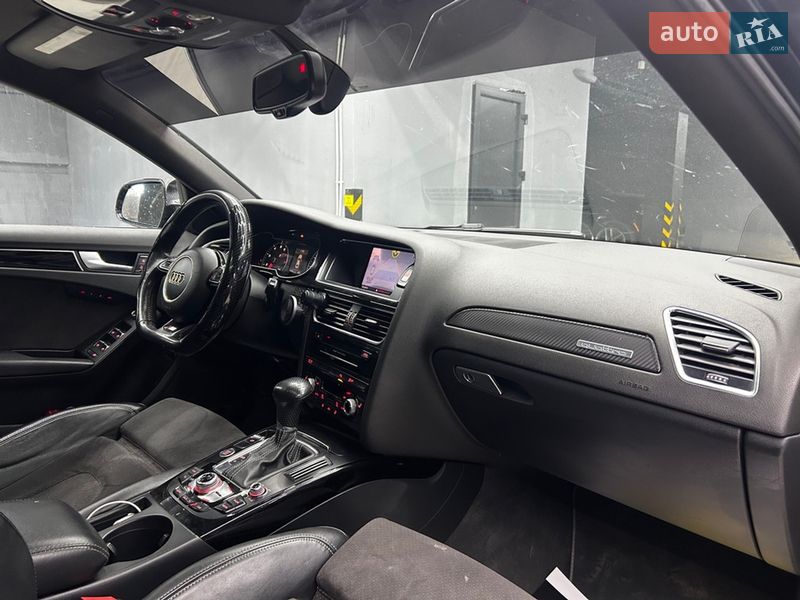 Седан Audi A4 2015 в Черновцах