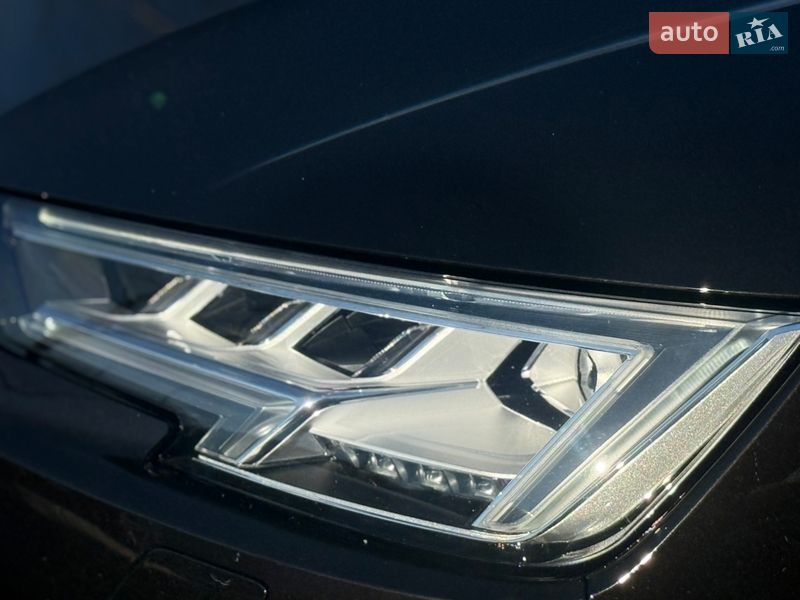 Седан Audi A4 2017 в Киеве