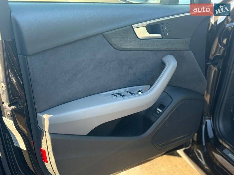 Седан Audi A4 2017 в Киеве