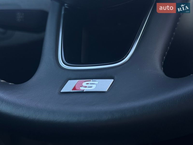 Седан Audi A4 2017 в Киеве