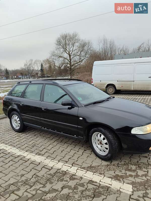 Універсал Audi A4 2000 в Чернівцях