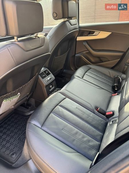 Седан Audi A4 2016 в Львове