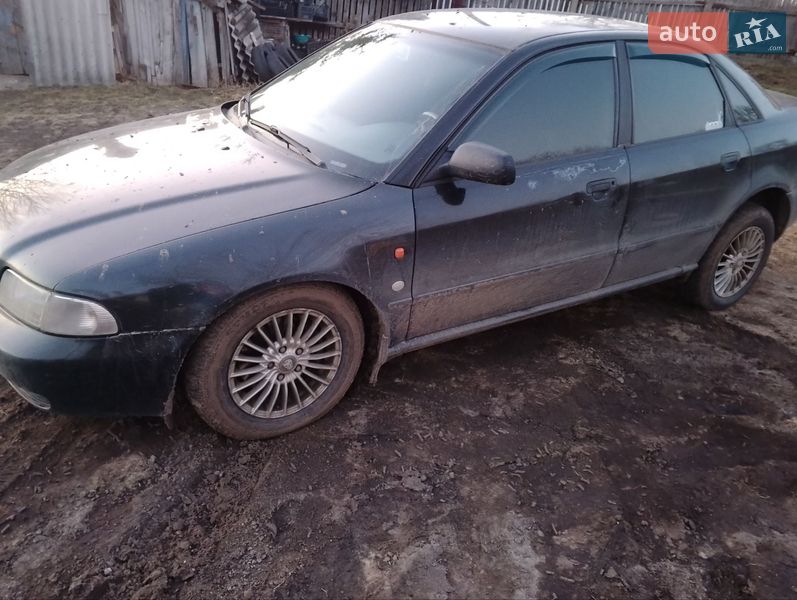 Седан Audi A4 1996 в Василькове