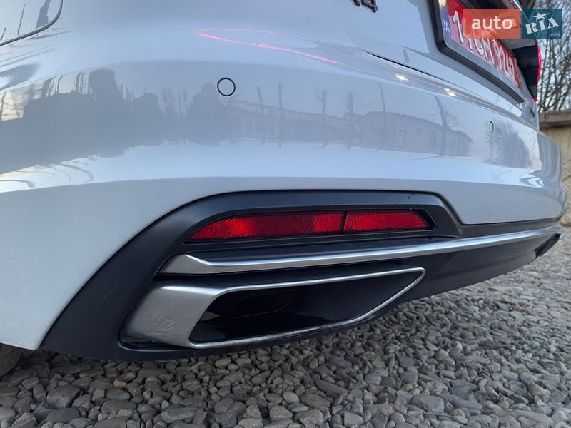 Седан Audi A4 2023 в Стрые