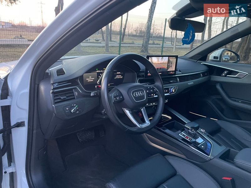 Седан Audi A4 2023 в Стрые