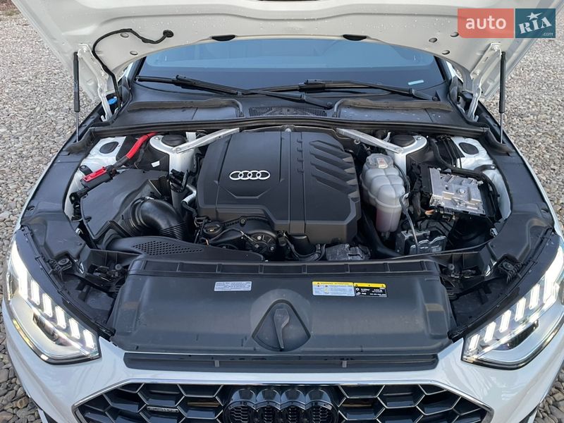 Седан Audi A4 2023 в Стрые