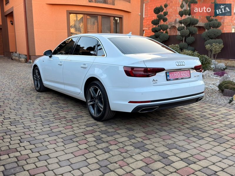 Седан Audi A4 2020 в Мукачево