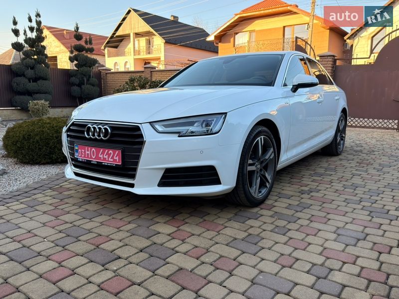 Седан Audi A4 2020 в Мукачево