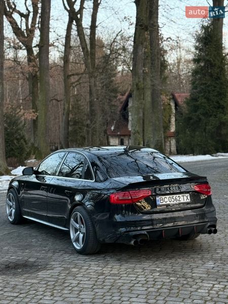 Седан Audi A4 2013 в Львове