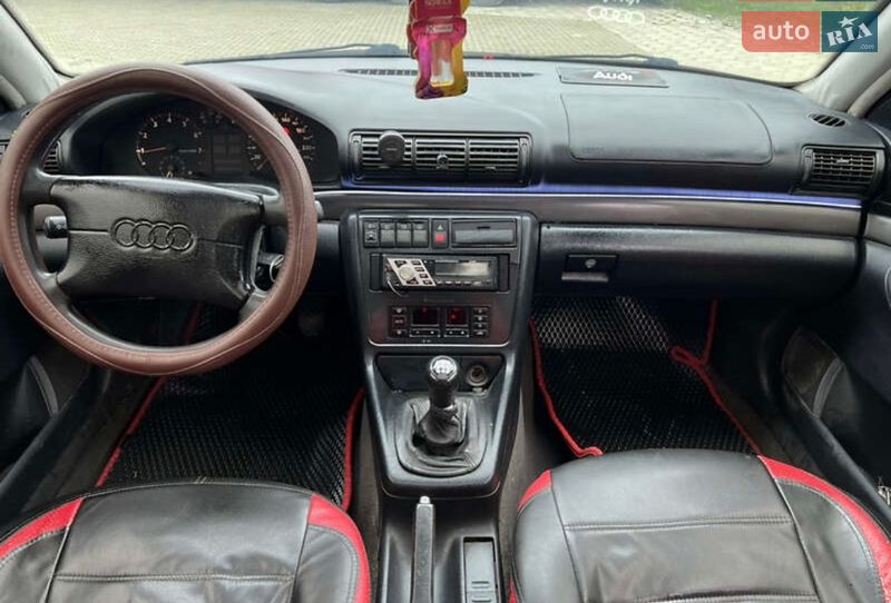 Седан Audi A4 1997 в Чернівцях