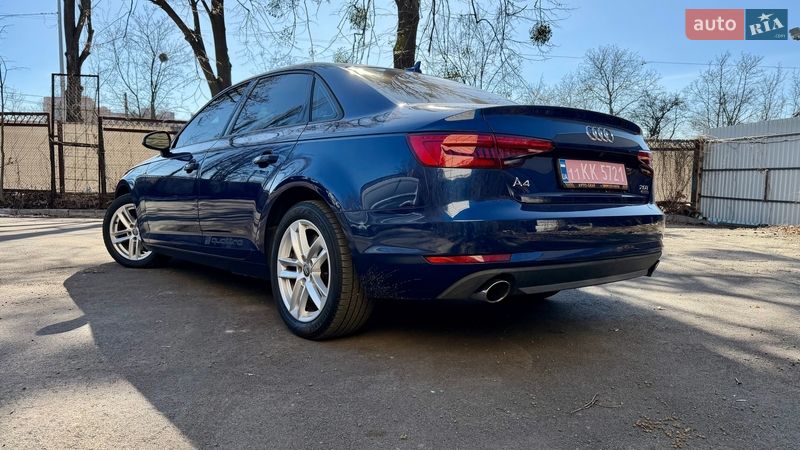 Седан Audi A4 2017 в Киеве