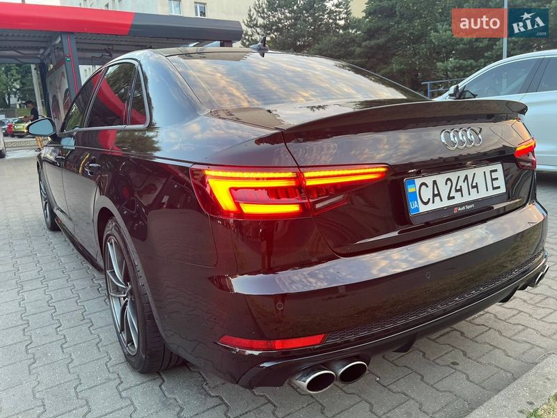 Седан Audi A4 2016 в Черкассах