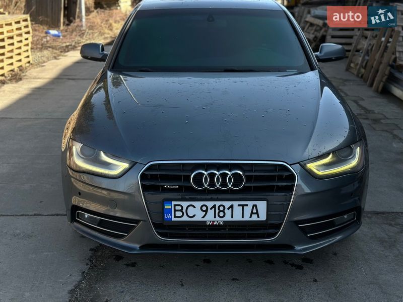 Седан Audi A4 2012 в Стрию