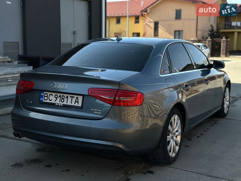 Седан Audi A4 2012 в Стрию