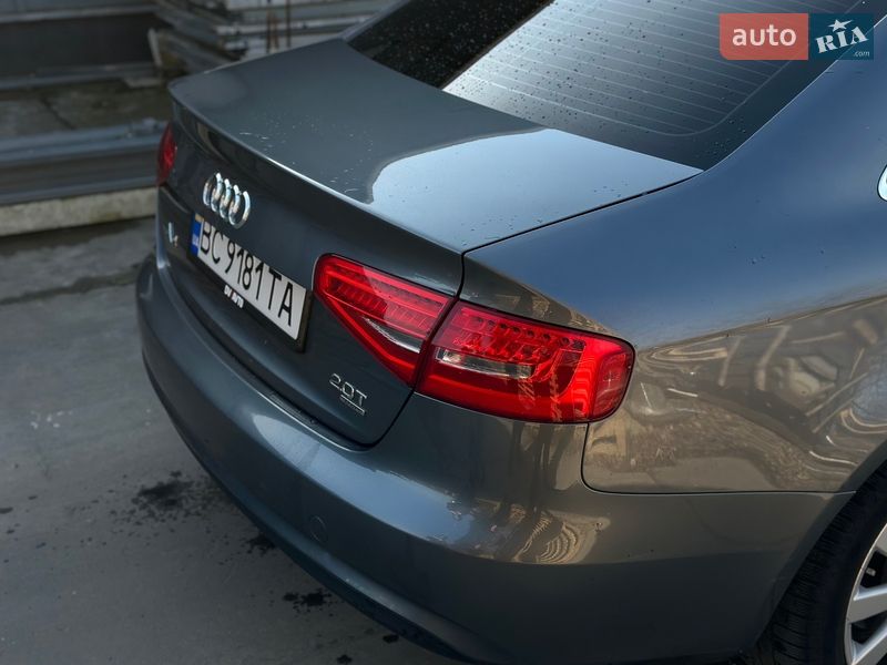 Седан Audi A4 2012 в Стрию
