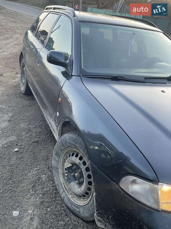 Универсал Audi A4 1996 в Рава-Русской