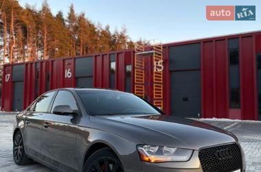 Седан Audi A4 2014 в Львові