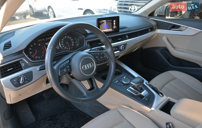 Седан Audi A4 2018 в Киеве