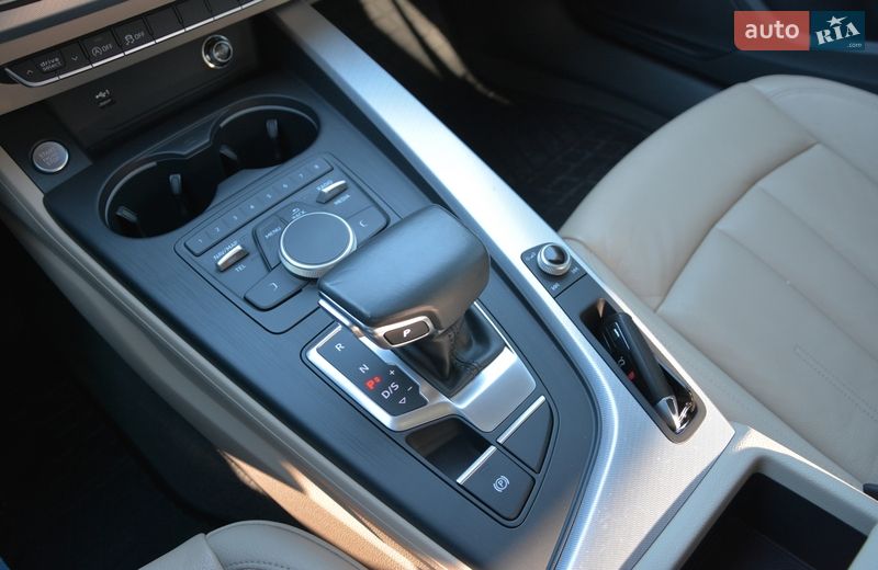 Седан Audi A4 2018 в Киеве