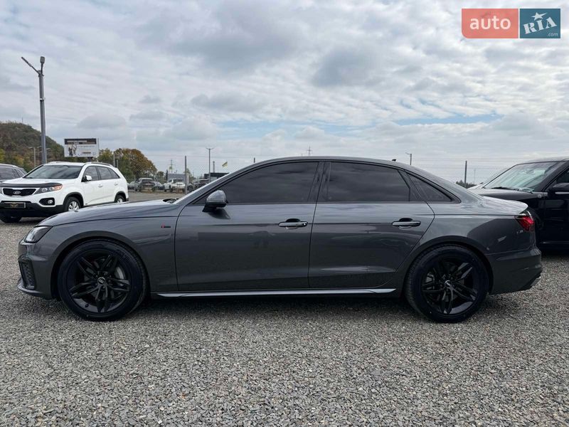 Седан Audi A4 2023 в Мукачево