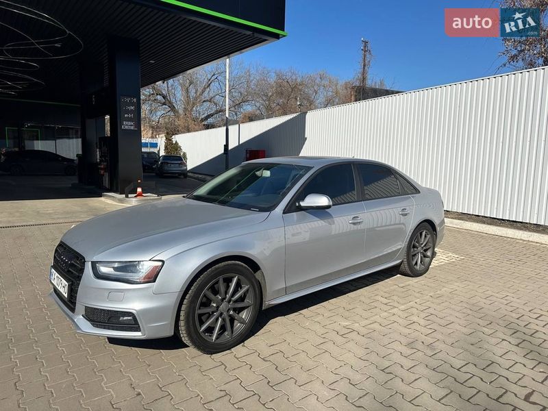 Седан Audi A4 2015 в Киеве