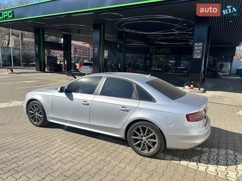 Седан Audi A4 2015 в Киеве