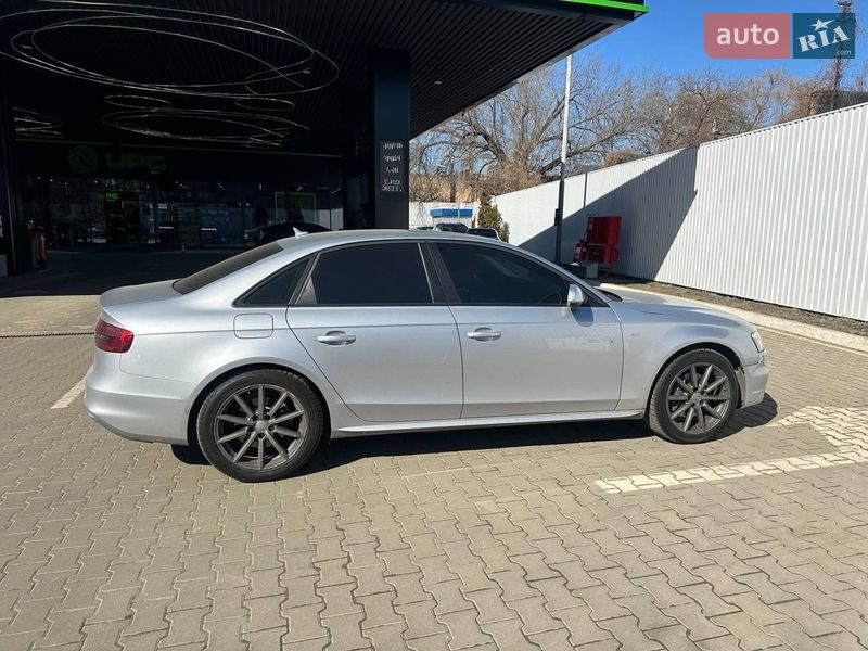 Седан Audi A4 2015 в Киеве