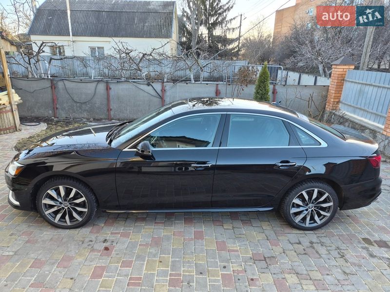 Седан Audi A4 2020 в Карловке