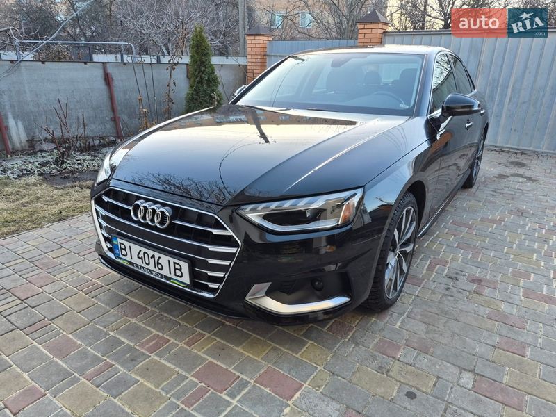 Седан Audi A4 2020 в Карловке