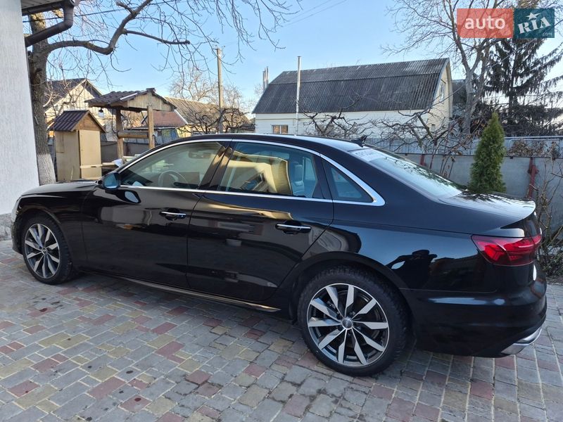 Седан Audi A4 2020 в Карловке