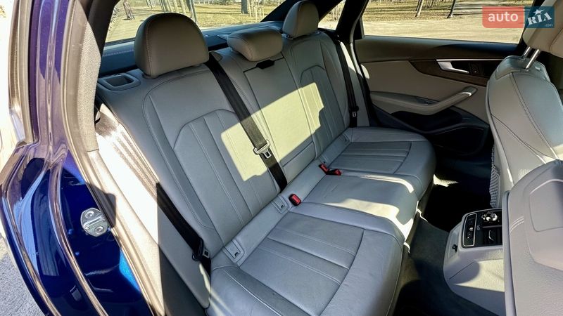 Седан Audi A4 2018 в Києві