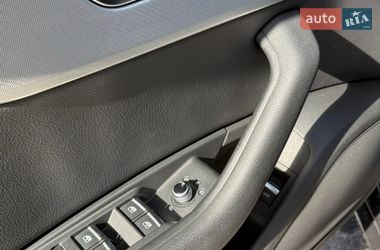 Седан Audi A4 2018 в Виннице