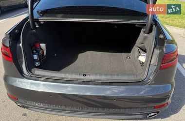 Седан Audi A4 2018 в Виннице