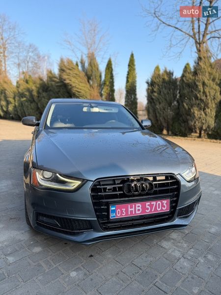 Седан Audi A4 2014 в Самборі