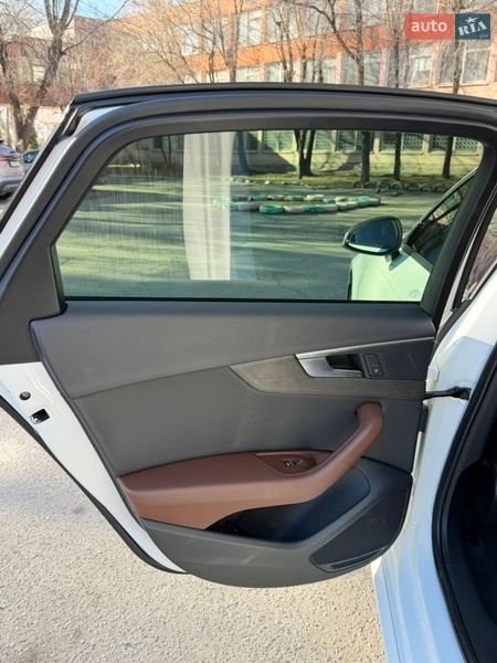 Седан Audi A4 2018 в Запорожье