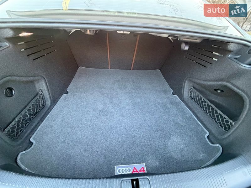 Седан Audi A4 2018 в Запорожье