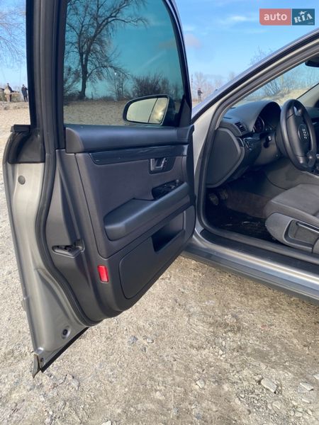 Седан Audi A4 2003 в Кременчуці