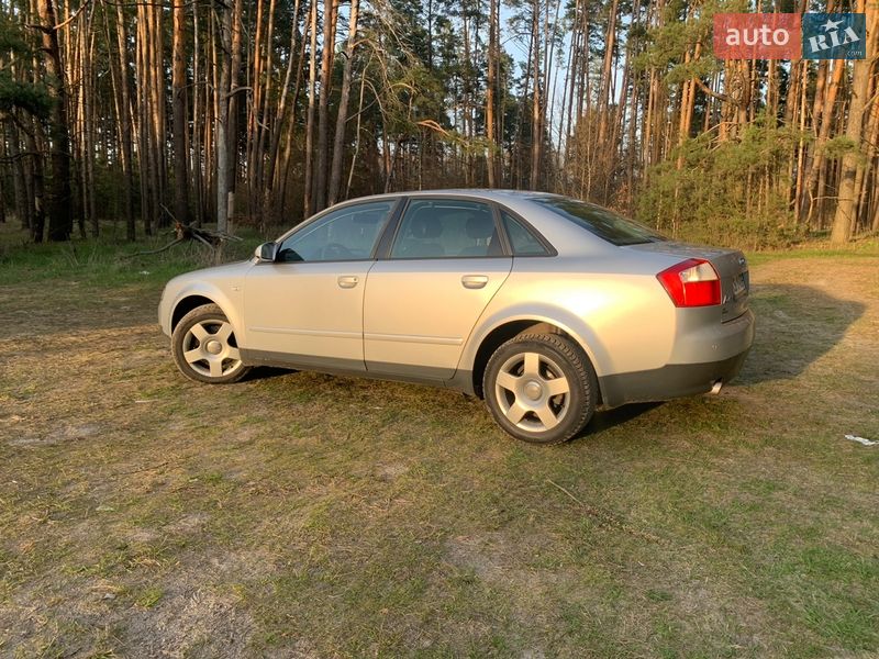 Седан Audi A4 2002 в Ичне