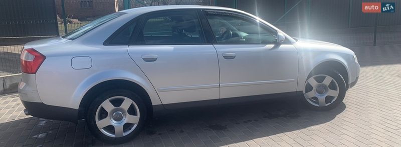 Седан Audi A4 2002 в Ичне