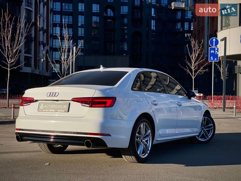 Седан Audi A4 2016 в Киеве