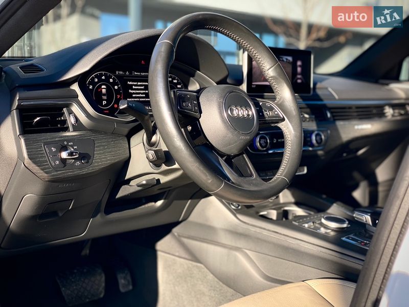 Седан Audi A4 2016 в Киеве
