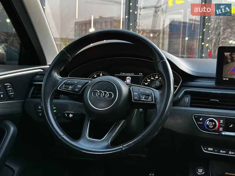 Седан Audi A4 2017 в Львові