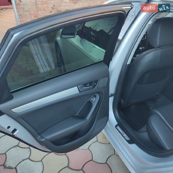 Седан Audi A4 2013 в Пирятине