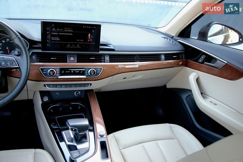 Седан Audi A4 2023 в Житомирі
