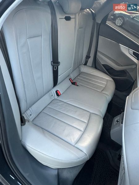 Седан Audi A4 2018 в Хмельницком