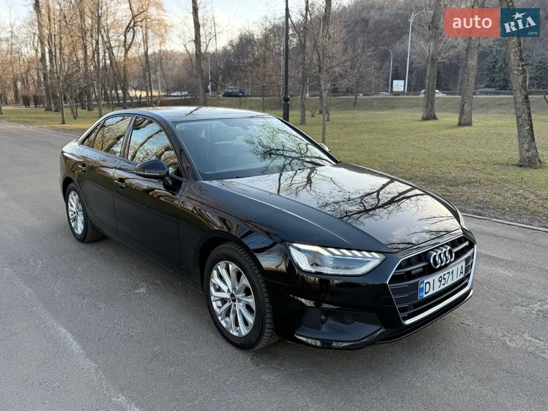 Седан Audi A4 2021 в Киеве