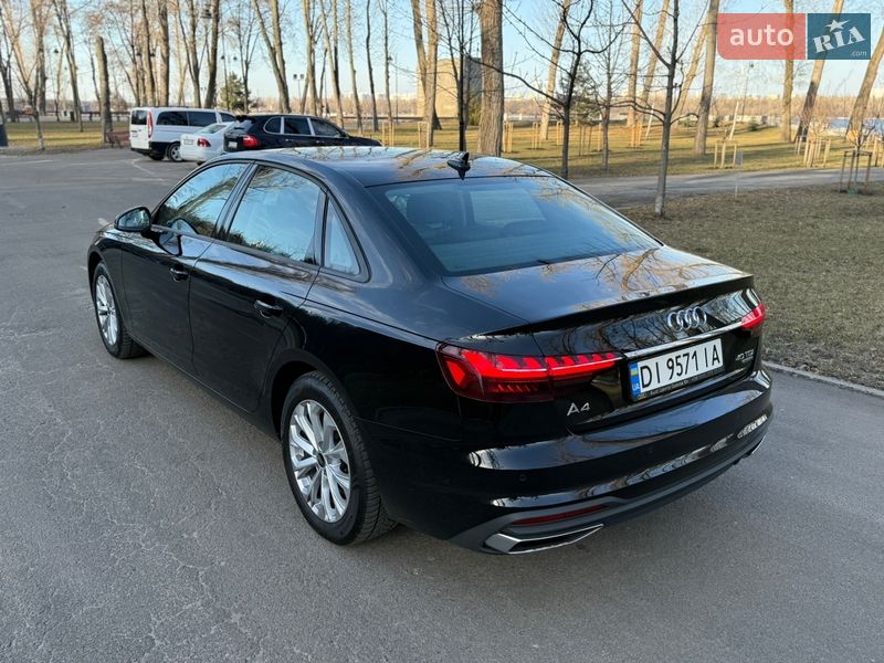 Седан Audi A4 2021 в Киеве