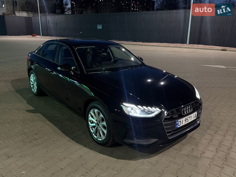 Седан Audi A4 2021 в Киеве